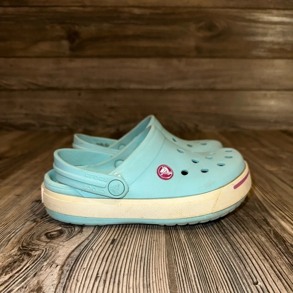 CROCS Blue and Pink Classic Clogs Water Shoes with Ventilation Size Junior 1